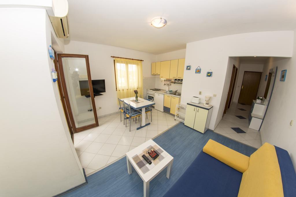 House Lucija Apartamento Sali Exterior foto